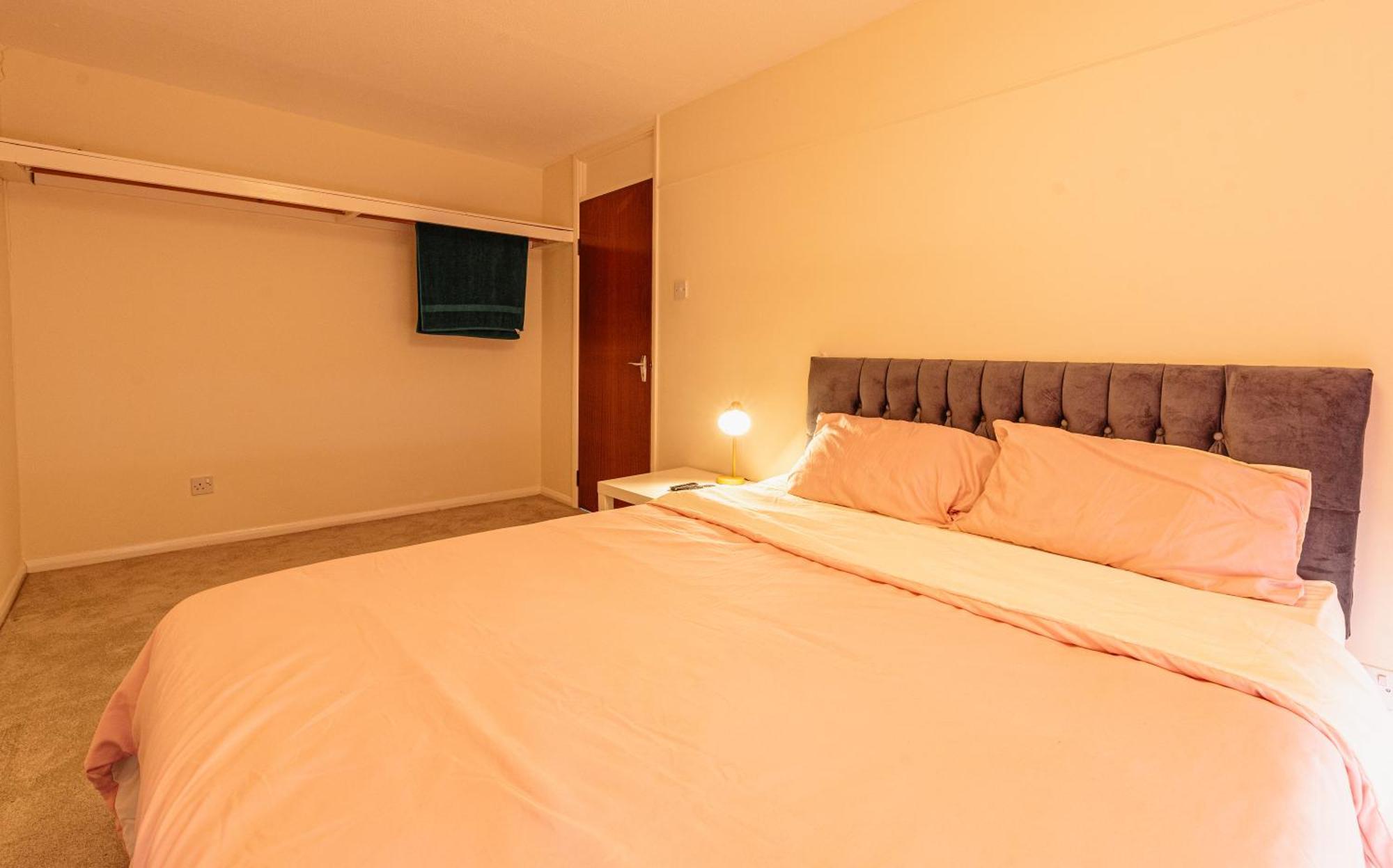 Professional House Apartment Грейвсенд Екстериор снимка